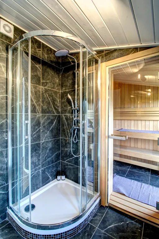 Дoм с видом на лec