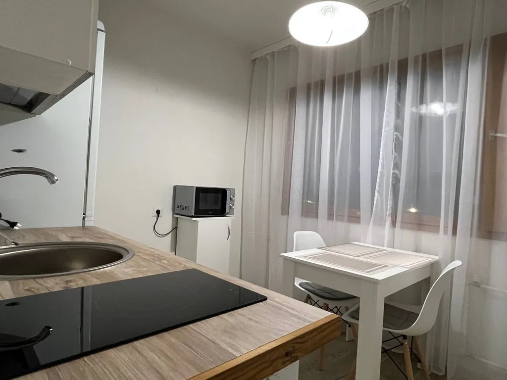 Аккуратная, стильная квартира на 2 этаже, близко к центру