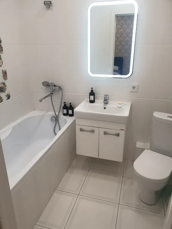 Красивая студия с видом на Ангару