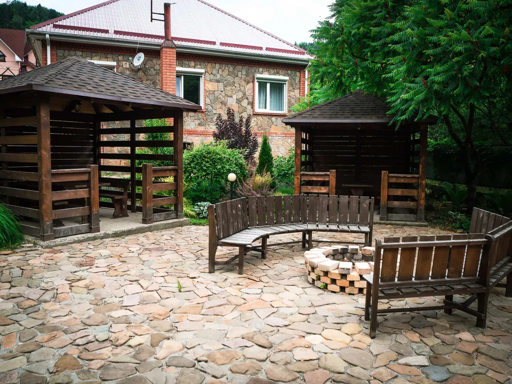 Коттедж в горном районе и на берегу реки