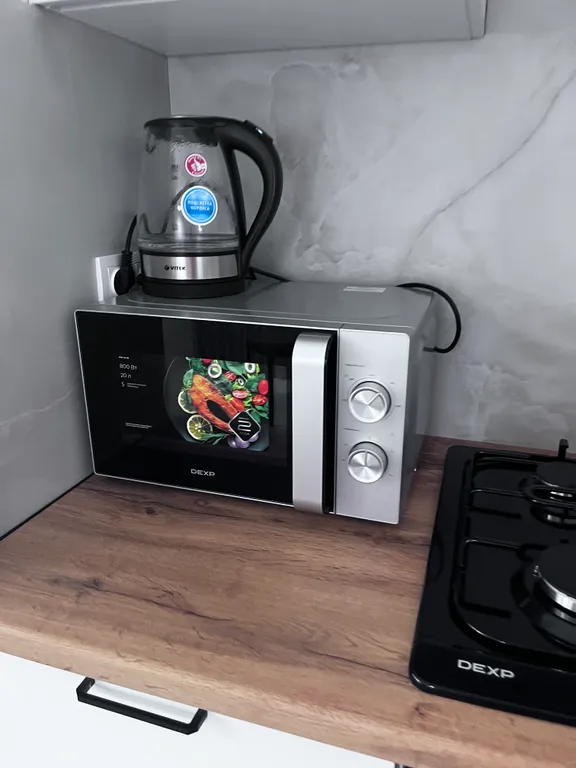 Квартира Квартира с новым ремонтом на первом этаже окна выходят на парковку — Элиста