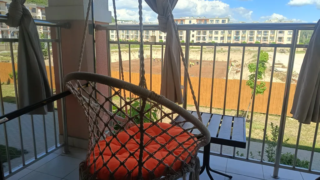 Квартира в Долине Сукко, 5 бассейнов на территории, качели на балконе