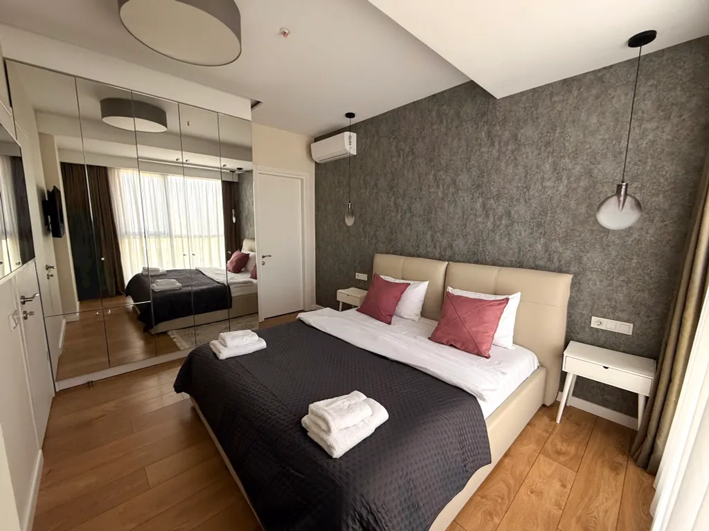 Трехкомнатная квартира на берегу моря, Porta Batumi Tower