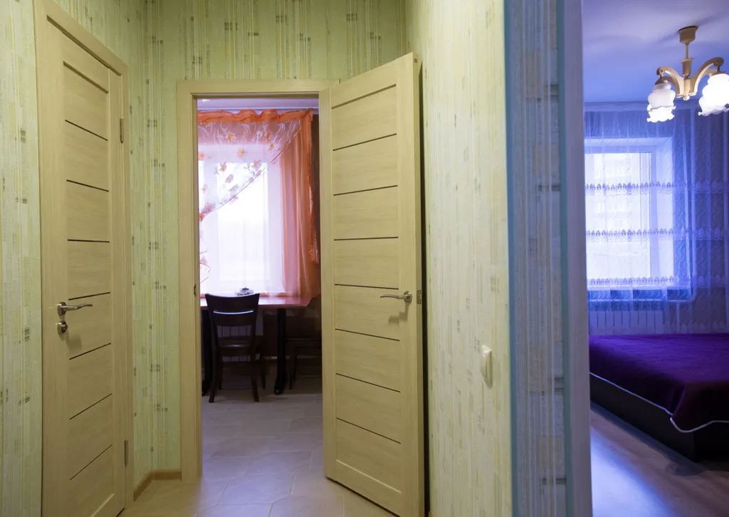 Рядом ТРЦ Аэропарк Дворец Единоборств