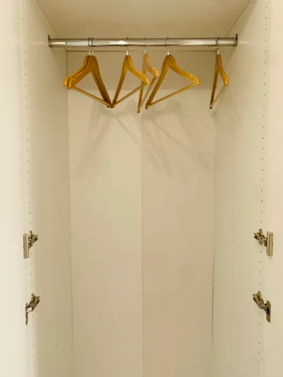 Светлая студия с видом на закат