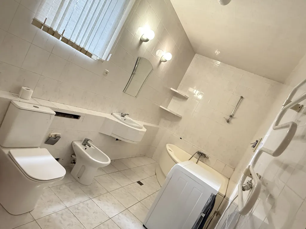 Дом с теплым бассейном у моря в Ялте