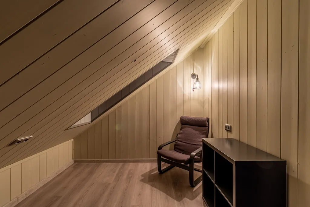 Двухуровневая квартира-студия с отдельной спальней