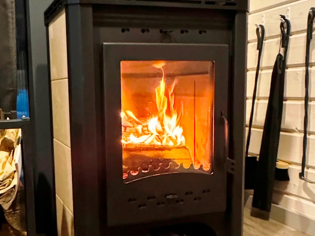 Коттедж Новый комфортабельный дом для отдыха на берегу лесного озера Маролампи — Санкт-Петербург