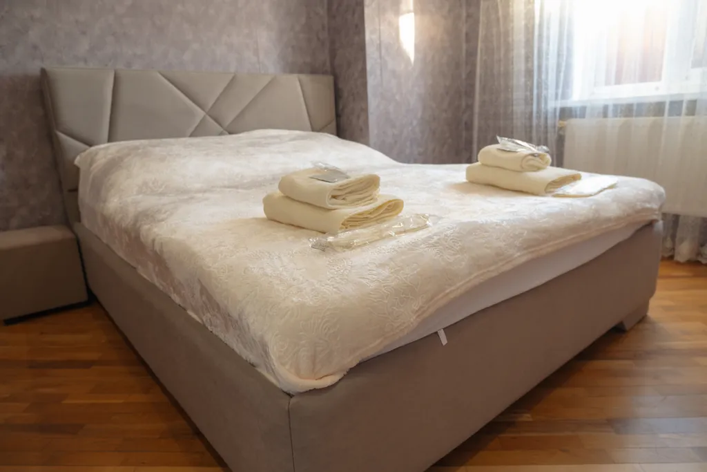 Большой дом с бассейном