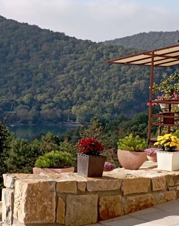 Уютные апартаменты с красивейшим видом на горы и озеро