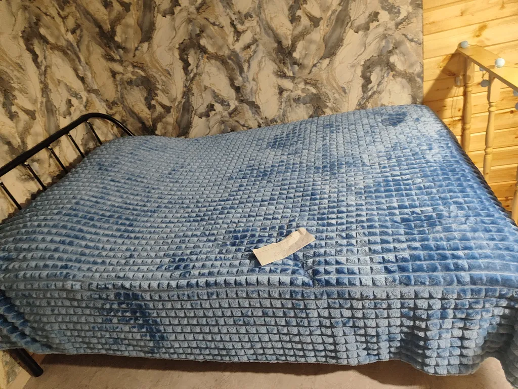 Коттедж Уютный дом в лесу — Деревянное