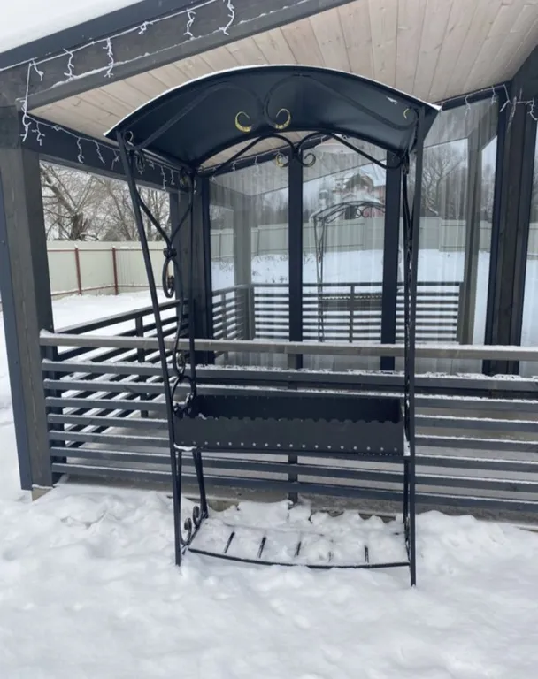 Домик у озера