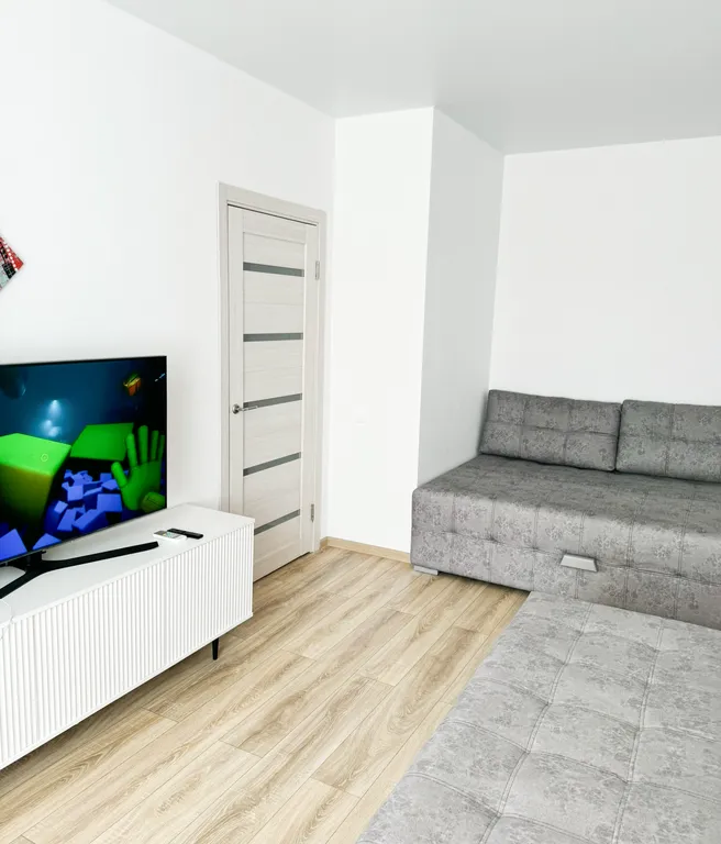 Шикарная квартира с прекрасным видом на бассейны и можжевеловые горы