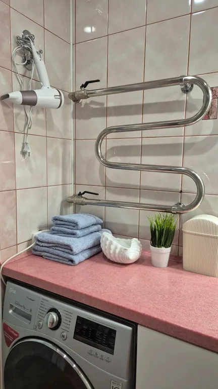 Уютная двухкомнатная квартира с камином на Завелечье