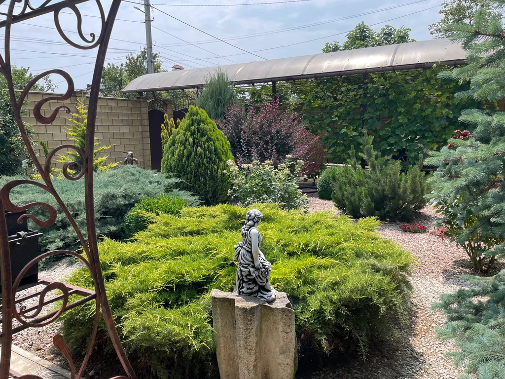 Апартаменты свой сад и парковка