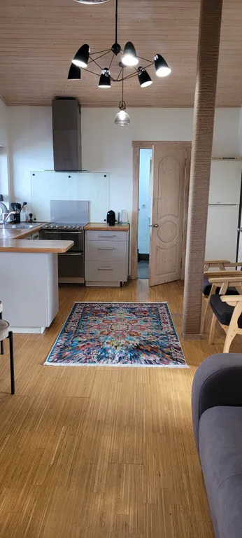 Уютный коттедж у реки