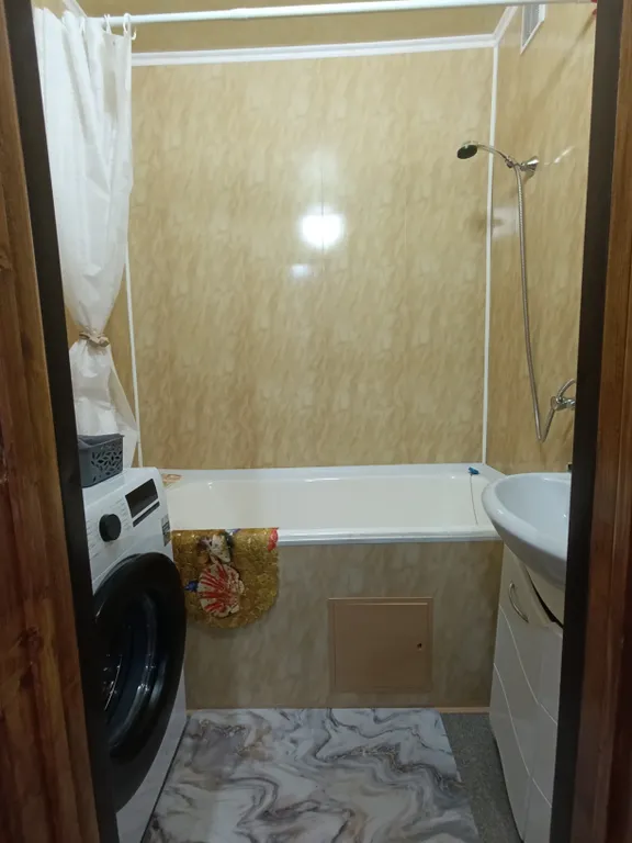 Уютная квартира с видом на горы в центре города