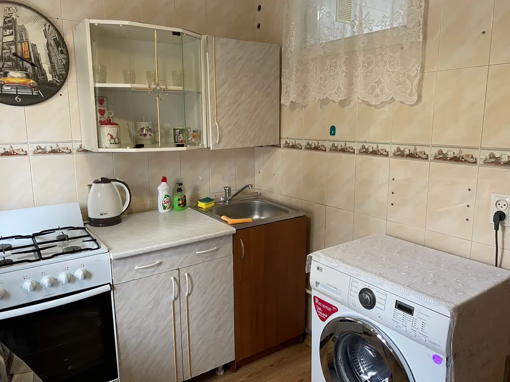 1-комнатная квартира недалеко от моря, 2 этаж, вид  на Парк