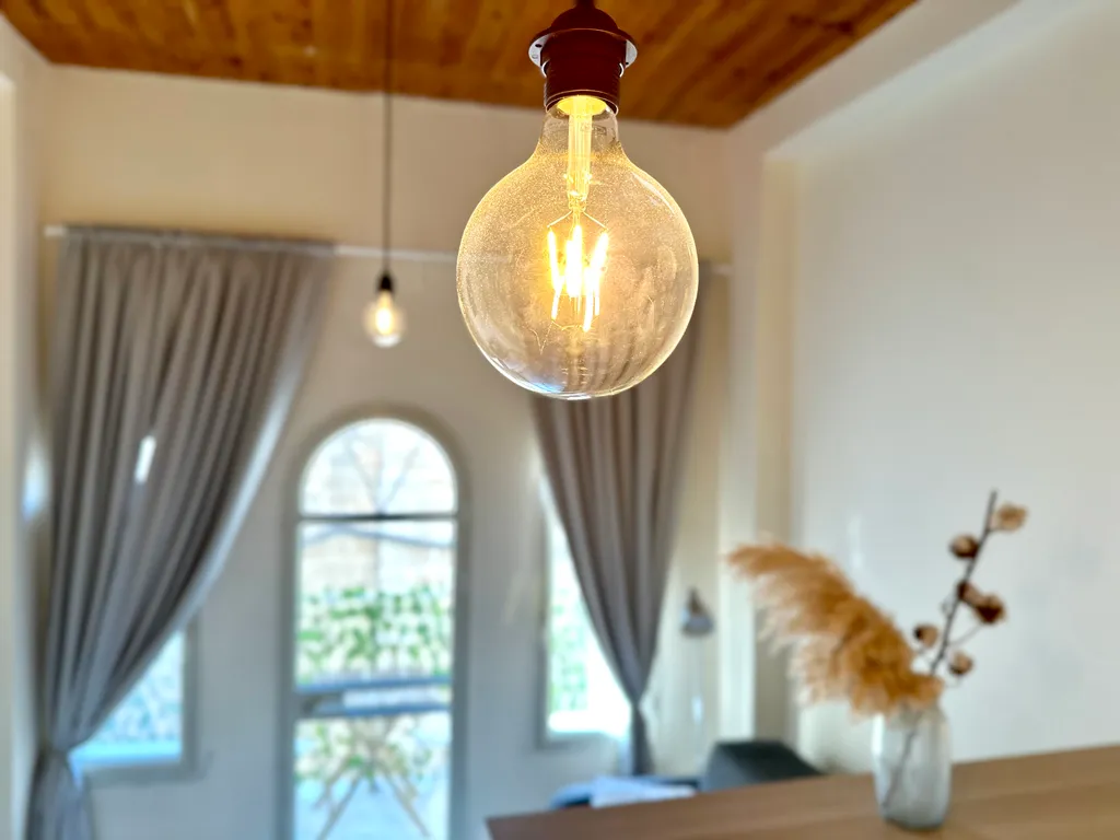 Крутые апартаменты с балконом рядом с Парижской площадью