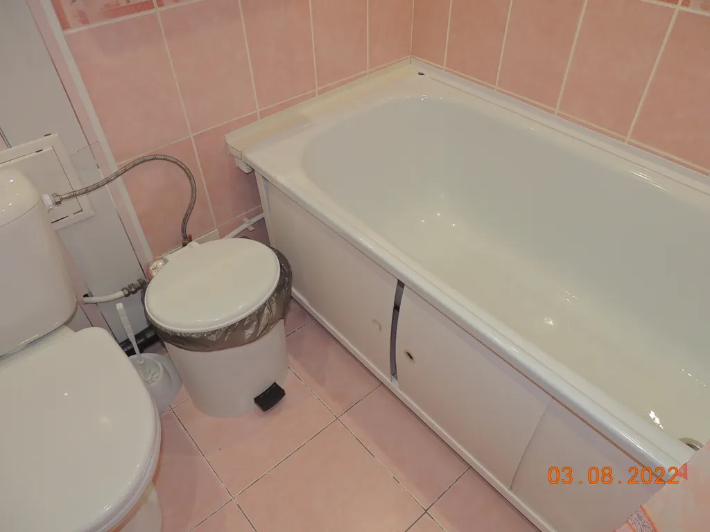 Уютно, возле набережной, вид на реку Волга