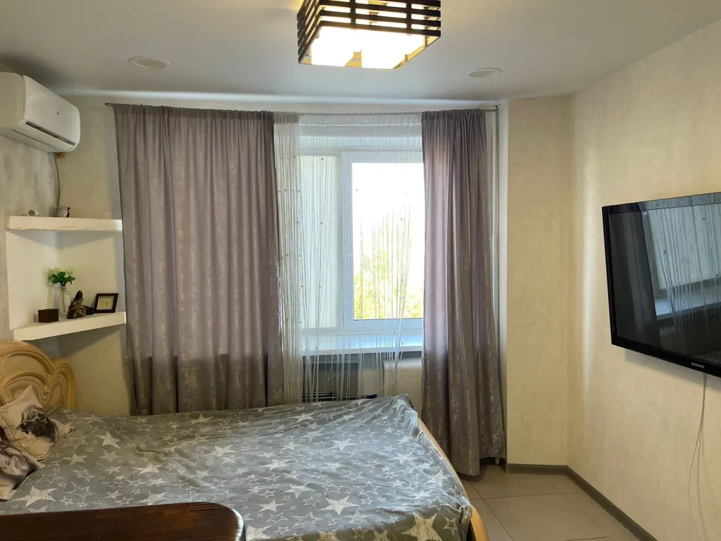 Студия с видом на Каму