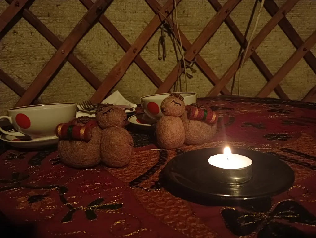 Юрта среди сосен и воздуха