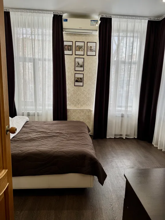 Двухкомнатная квартира в историческом центре на набережной Волги