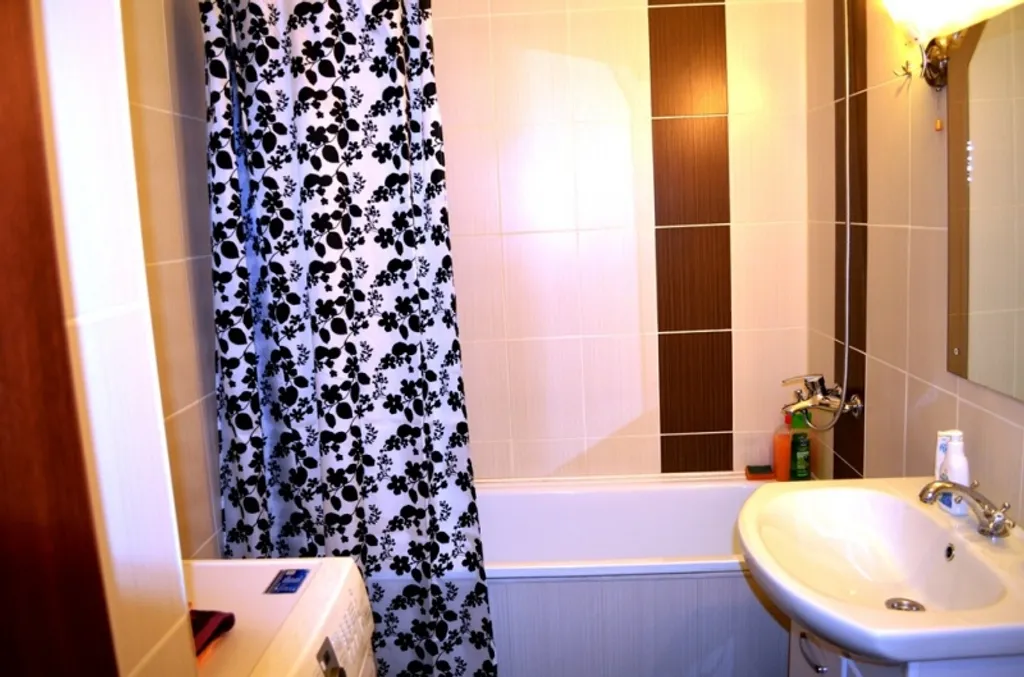 Уютная двухкомнатная квартира в центре с видом на набережную города