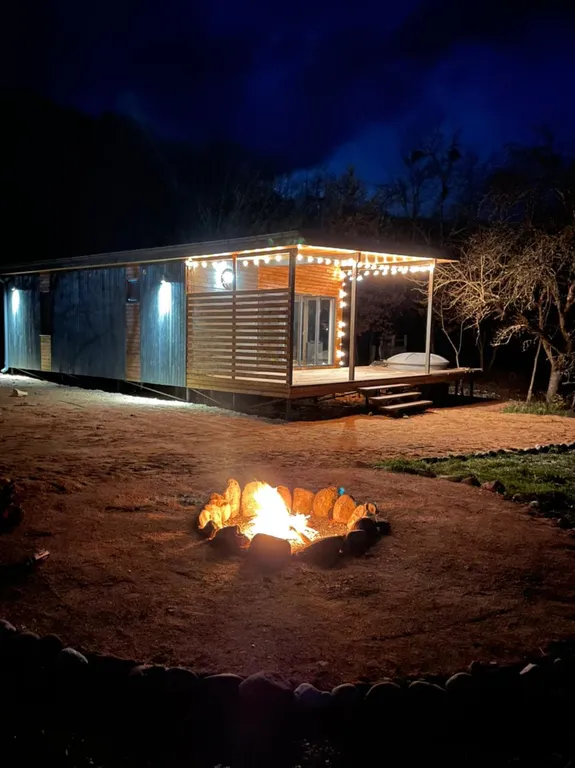 Дом в горной деревне с купелью фурако на террасе