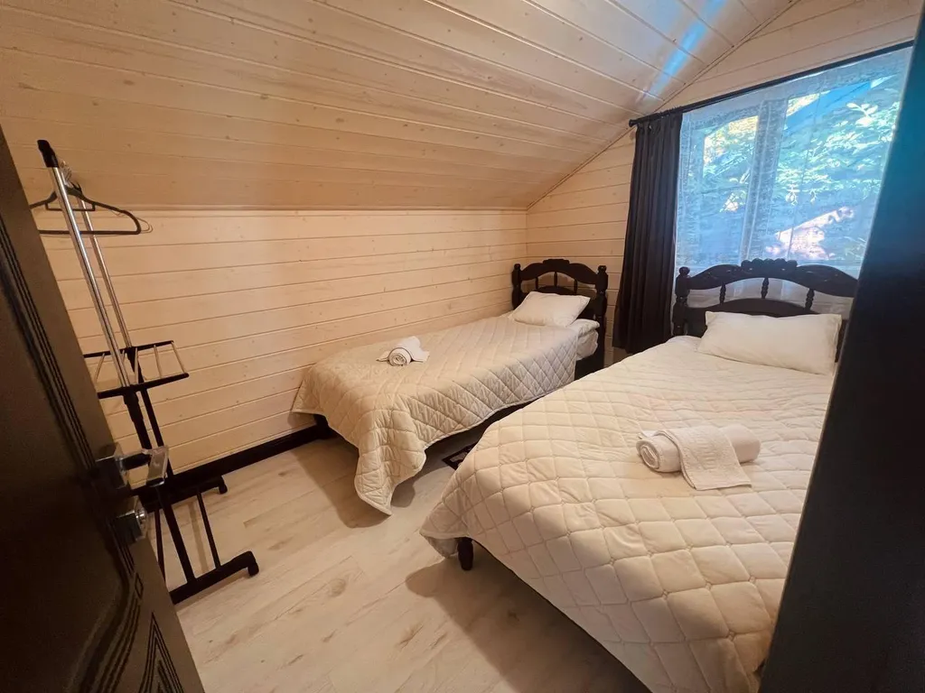 Шале с видом на горы и реку Moon House Arkhyz