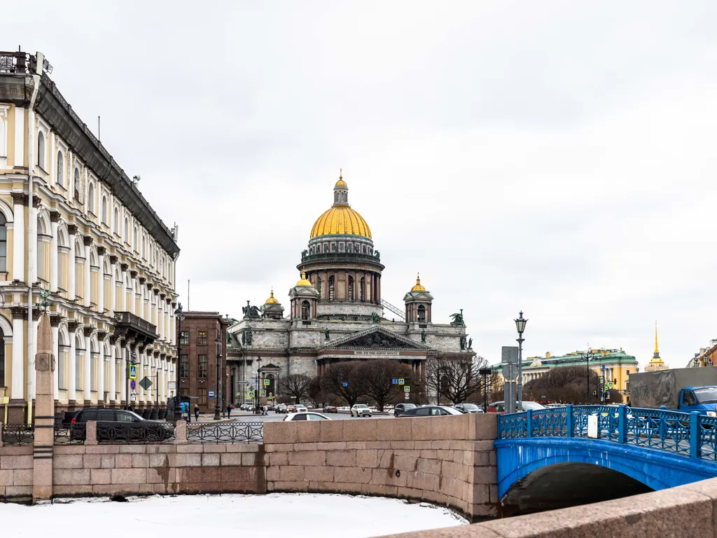Историческая двухкомнатная квартира в самом центре Петербурга!