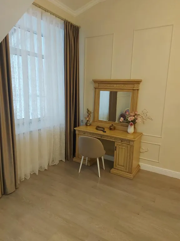 Белоснежная веранда и усадьба