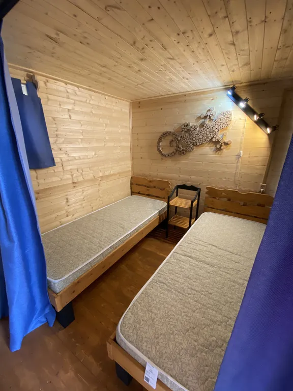 Домик у озера