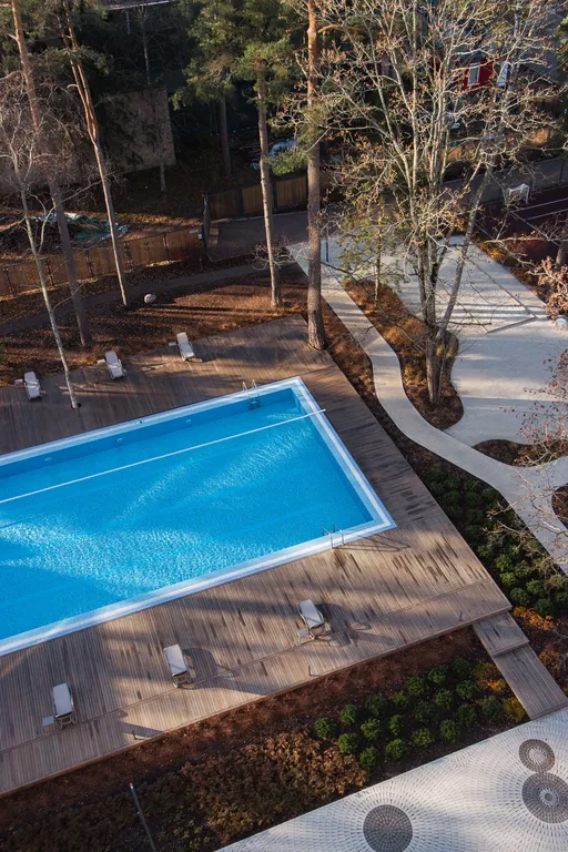 Видовая студия на бассейн и лес 811