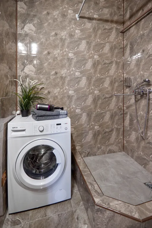 Квартира с 2 балконами, ПАРКОВОЧНЫМ местом и видом на водонапорную баш