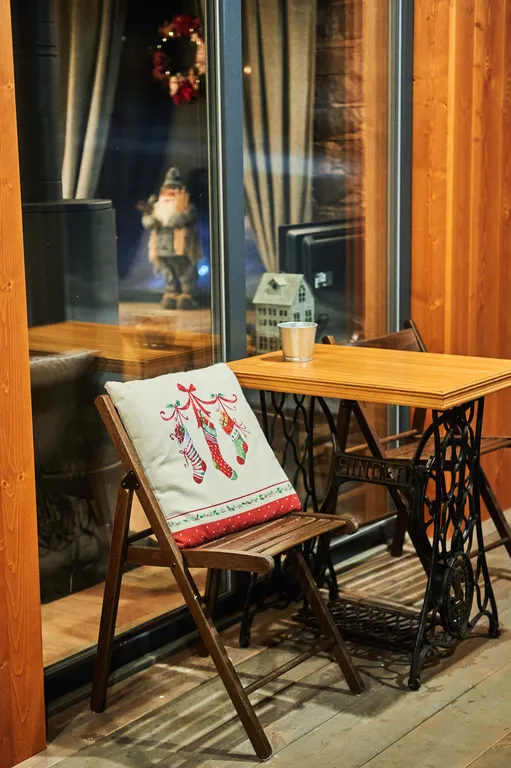 Коттедж Коттедж на берегу реки — Хотнежа