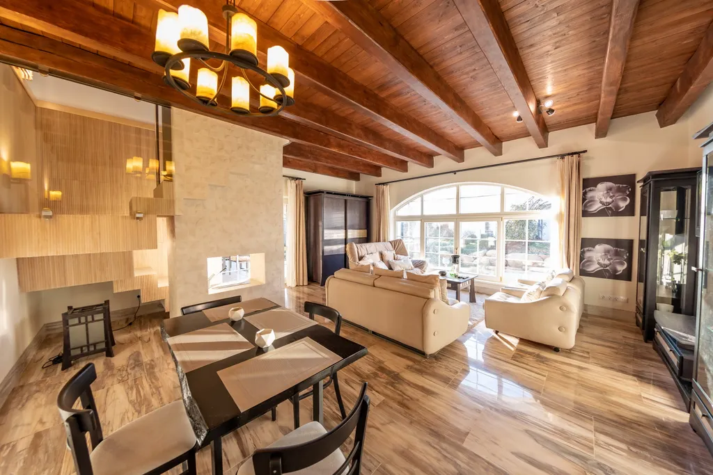 Коттедж Вилла дзен с ванной спа и террасой с видом на сад — аренда посуточно в Брест