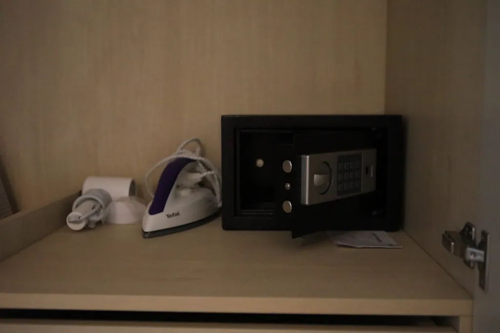 Новая супер однушка с бассейном и морем