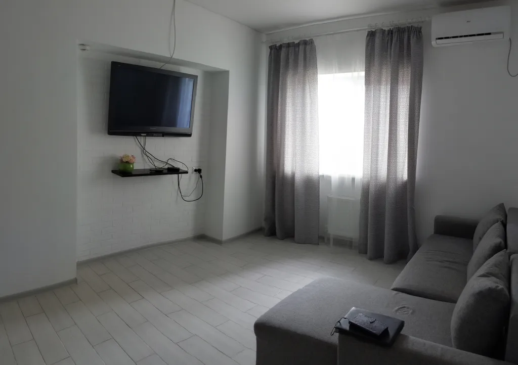 Уютная двухкомнатная студия у моря