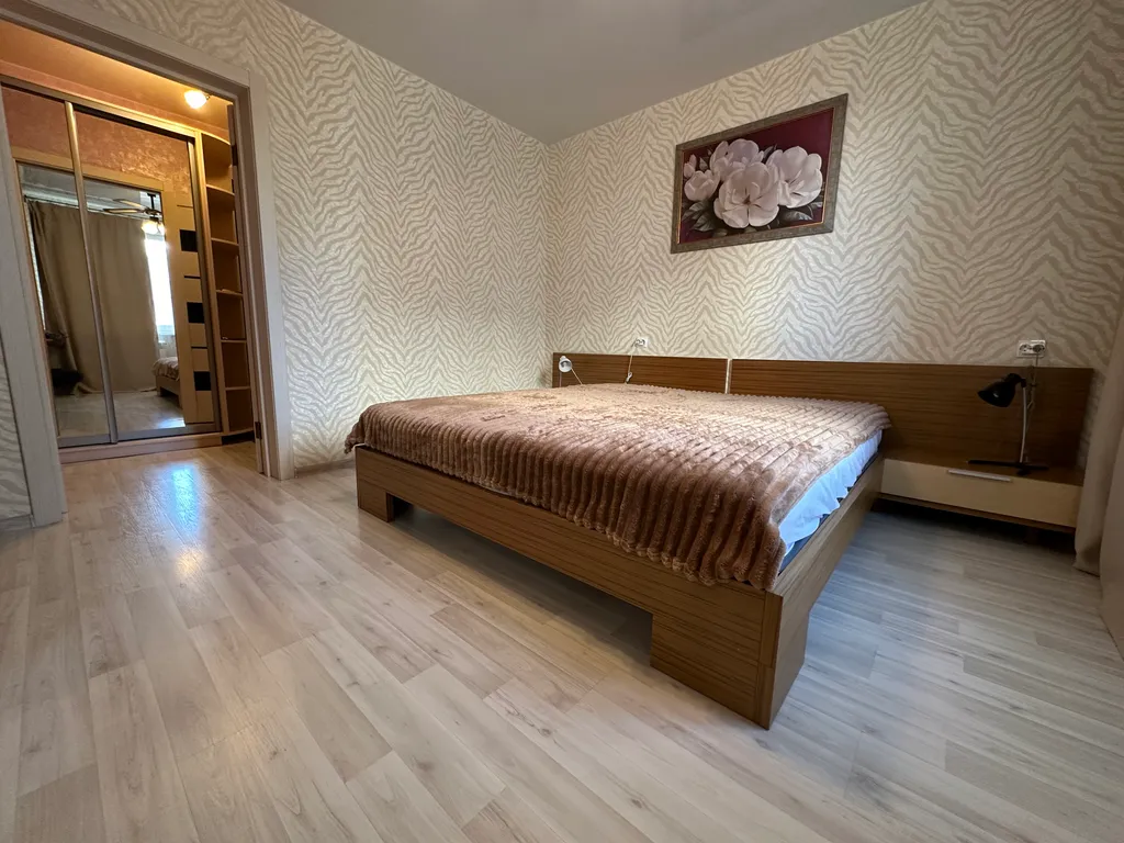 Квартира 2-комн квартира, Джакузи, 4 отдельных спальных места, до 7гостей — Новосибирск