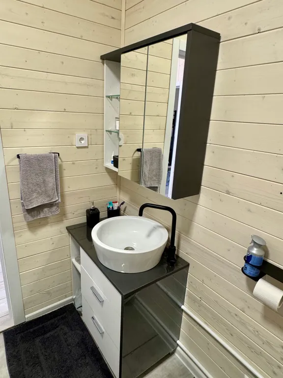 Коттедж у озера