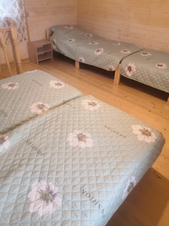 Домик с балконом