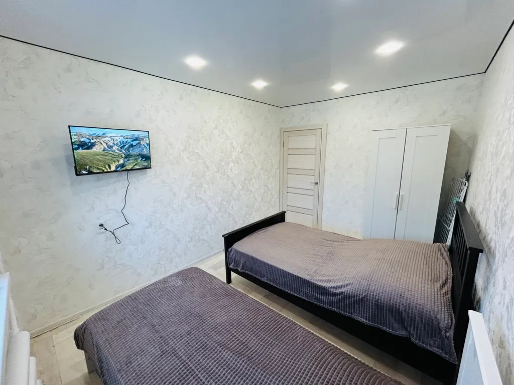 Тёплая, уютная квартира — аренда посуточно в Реж