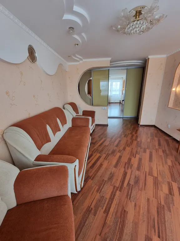 Хорошая двухкомнатная квартира