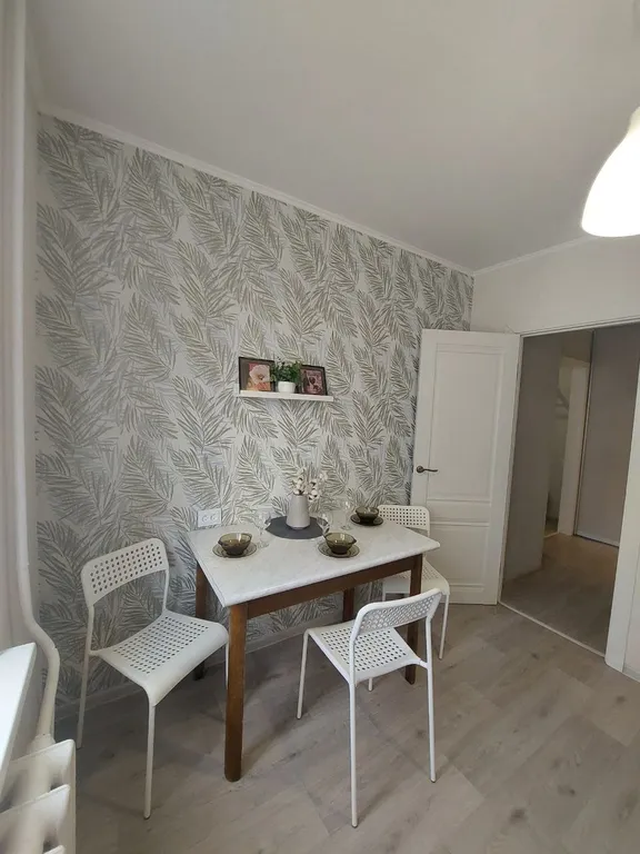 2 х комнатная квартира в удобном районе города