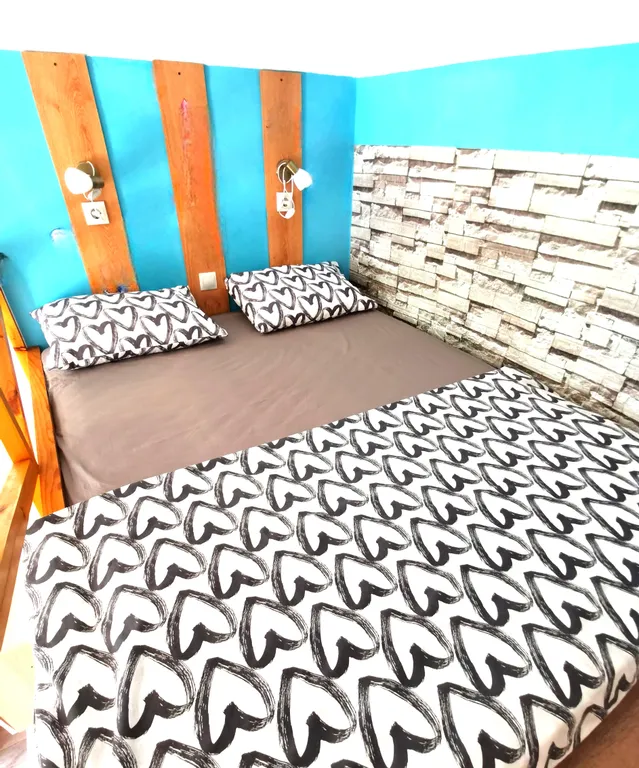 Студия с балконом и шикарным видом на Золотой Мост