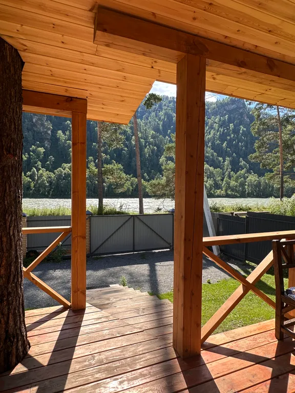 Новый круглогодичный 3-й коттедж на берегу Катуни