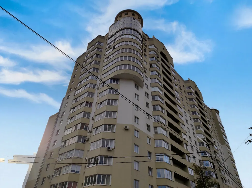 Стильная 1-комнатная квартира у ЖД с видом и комфортом для гостей