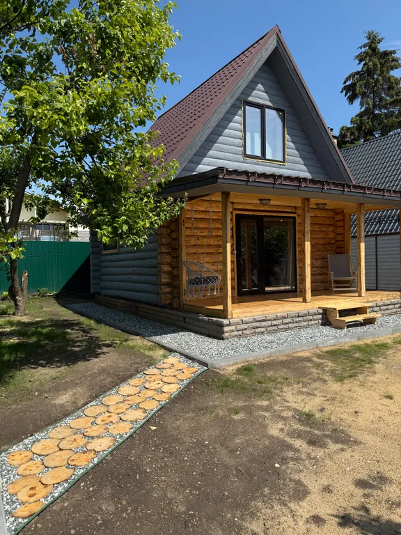 Дом в яблоневом саду