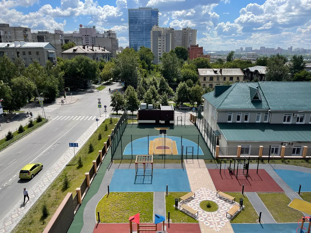 Новая квартира у ЖД вокзала в центре с теплой парковкой